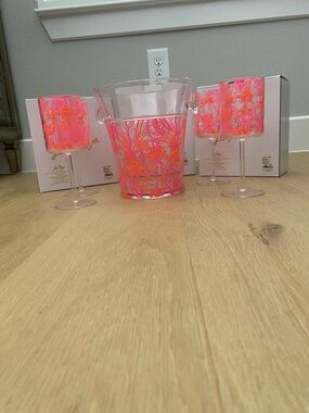 Lilly Pulitzer Bundle of 5 items: Ice bucket & 4 stem wine glasses acrylic NWT